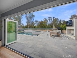 MLS #OC25246308 image #0