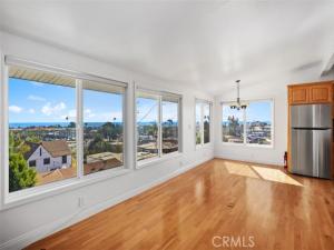 MLS #OC25246377 image #0