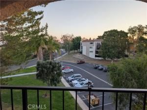 MLS #OC25246431 image #0