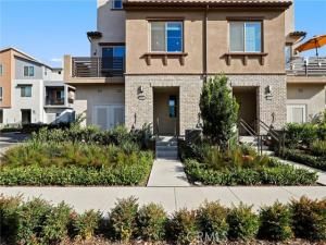 MLS #OC25246529 image #0