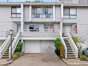 MLS #OC25246805 image #0