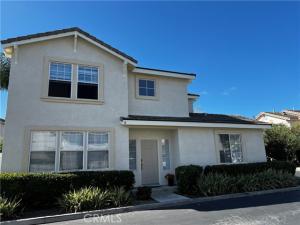 MLS #OC25247041 image #0