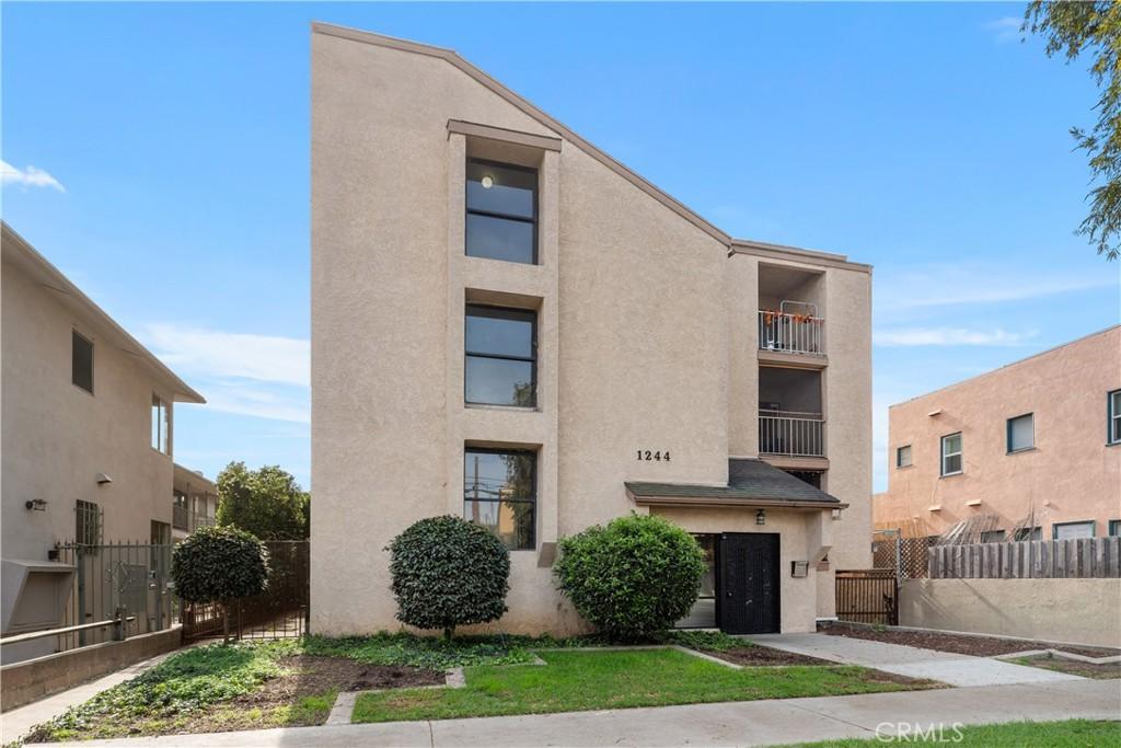 MLS #OC25247245 image #0