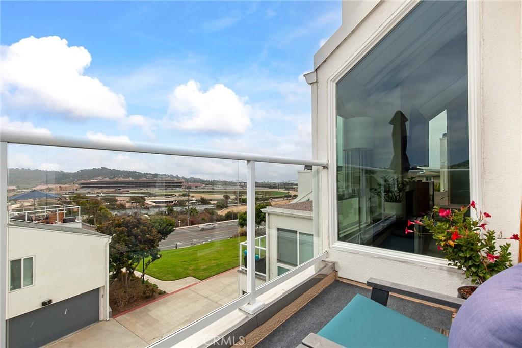 MLS #OC25247248 image #0