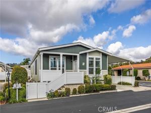 MLS #OC25247423 image #0