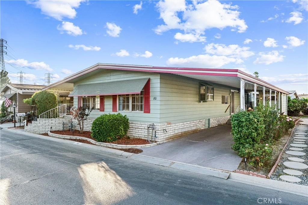 MLS #OC25247591 image #0