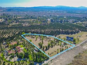 MLS #OC25247602 image #0