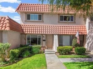 MLS #OC25247814 image #0