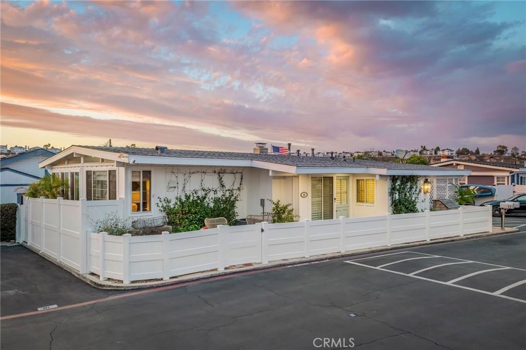 MLS #OC25248190 image #0