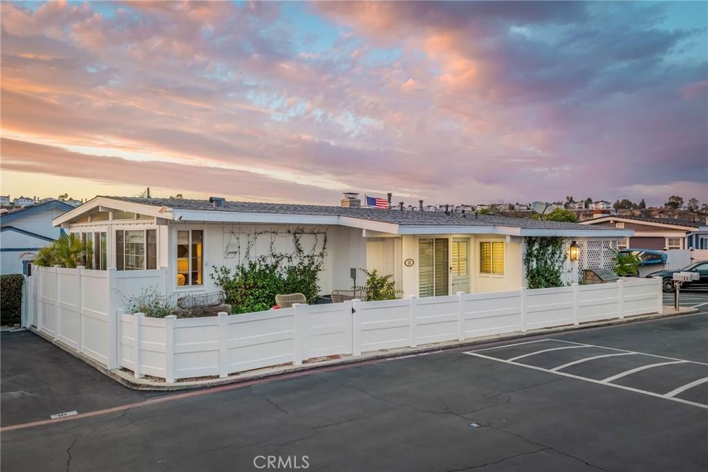 MLS #OC25248190 image #0