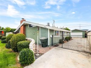 MLS #OC25248434 image #0