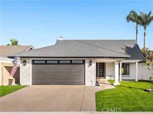 MLS #OC25248470 image #0