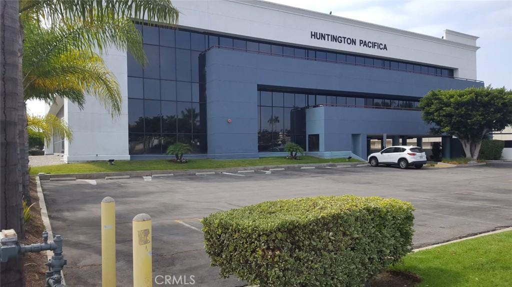 MLS #OC25248484 image #0