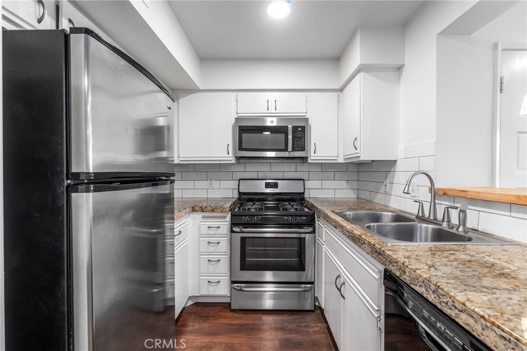 MLS #OC25248944 image #0