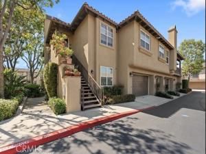 MLS #OC25249107 image #0