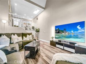 MLS #OC25249277 image #0