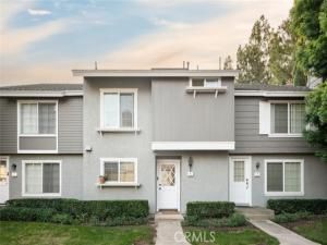 MLS #OC25250058 image #0