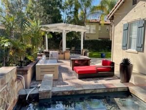 MLS #OC25250080 image #0