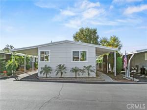 MLS #OC25250137 image #0