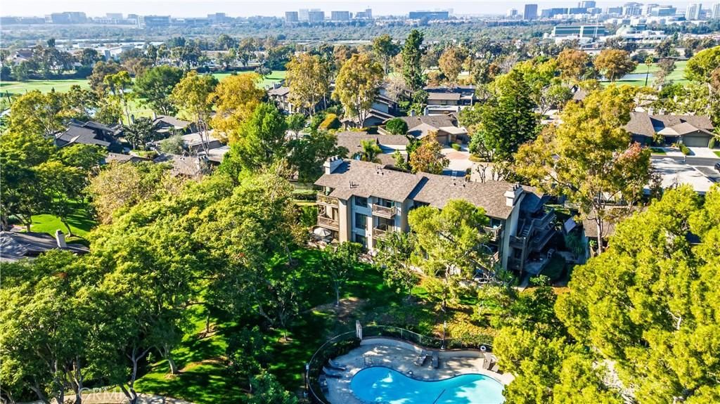 MLS #OC25250186 image #0