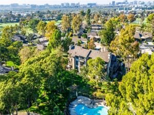 MLS #OC25250186 image #0