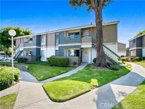 MLS #OC25250213 image #0