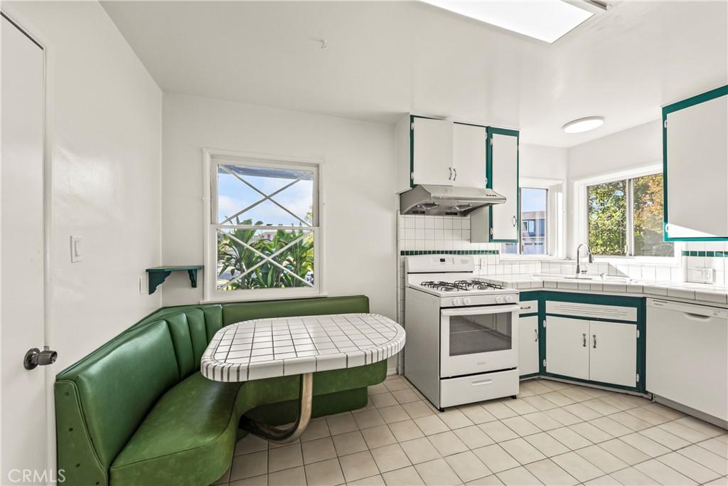 MLS #OC25250270 image #0