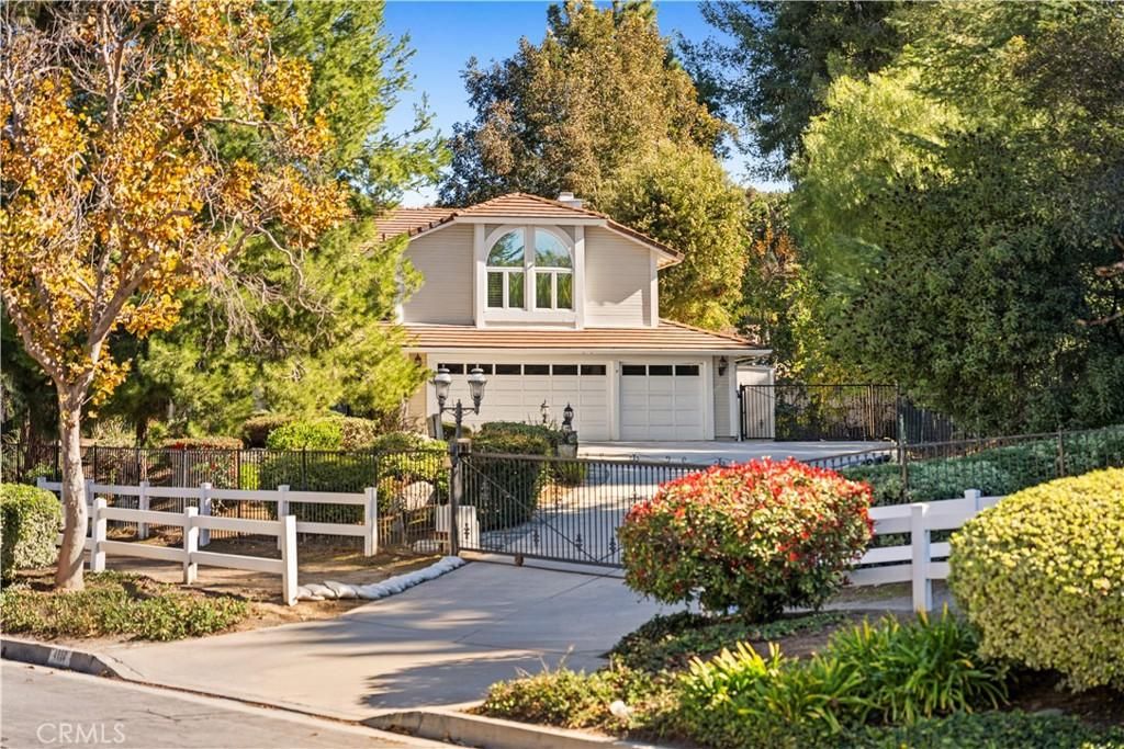 MLS #OC25250292 image #0