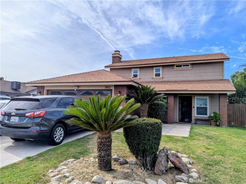 MLS #OC25250357 image #0