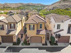 MLS #OC25250518 image #0