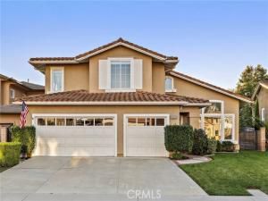 MLS #OC25250587 image #0