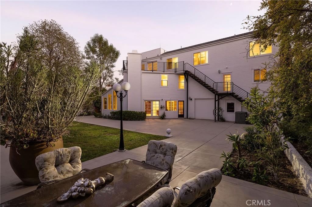 MLS #OC25250618 image #0