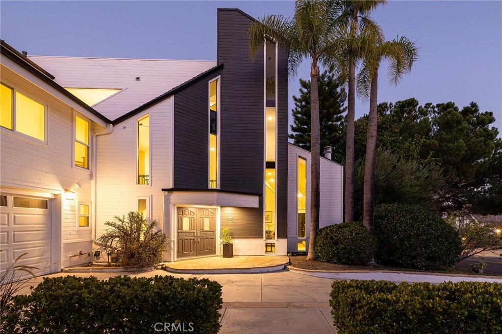 MLS #OC25250618 image #0