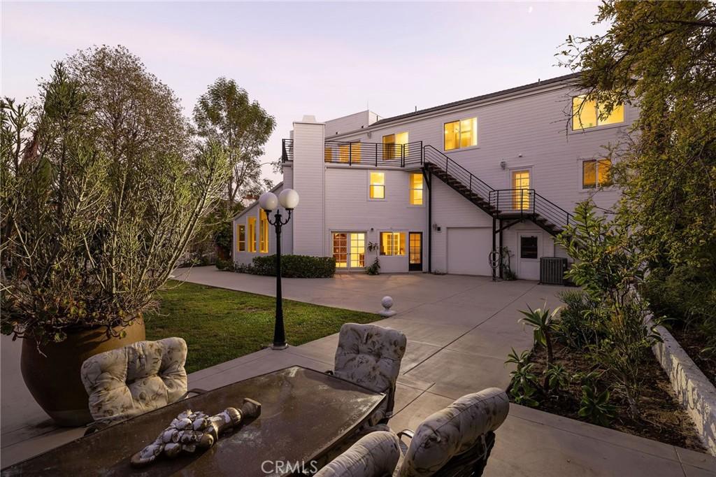 MLS #OC25250618 image #0