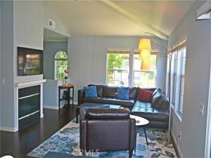 MLS #OC25251058 image #0