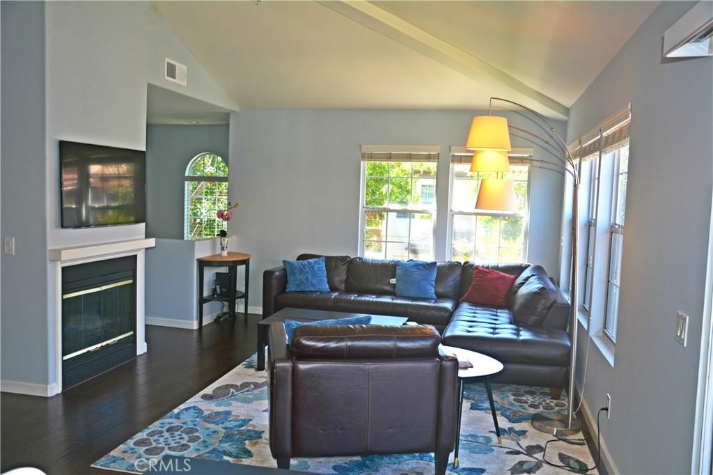 MLS #OC25251058 image #0