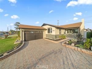 MLS #OC25251206 image #0