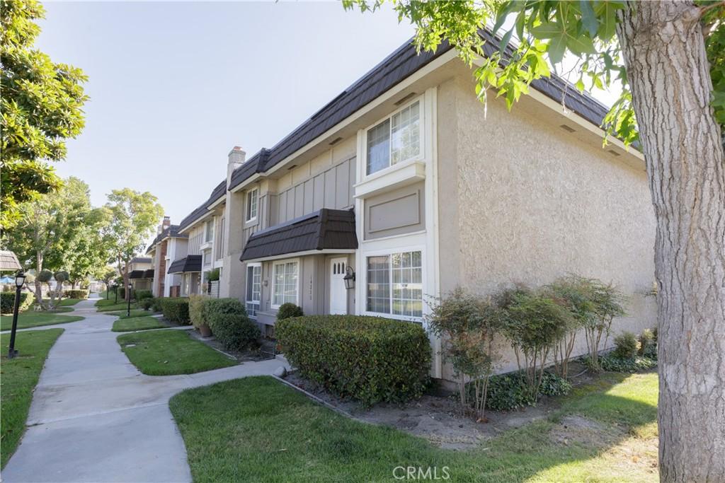 MLS #OC25251483 image #0