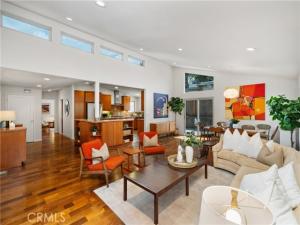 MLS #OC25251511 image #0