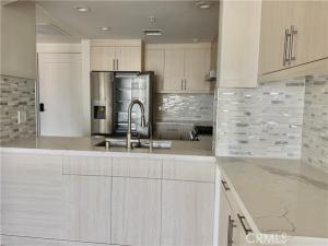 MLS #OC25251592 image #0