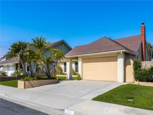 MLS #OC25251647 image #0