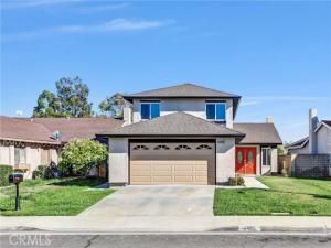 MLS #OC25251677 image #0