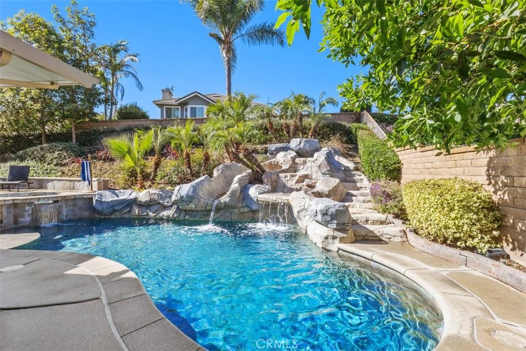 MLS #OC25252016 image #0