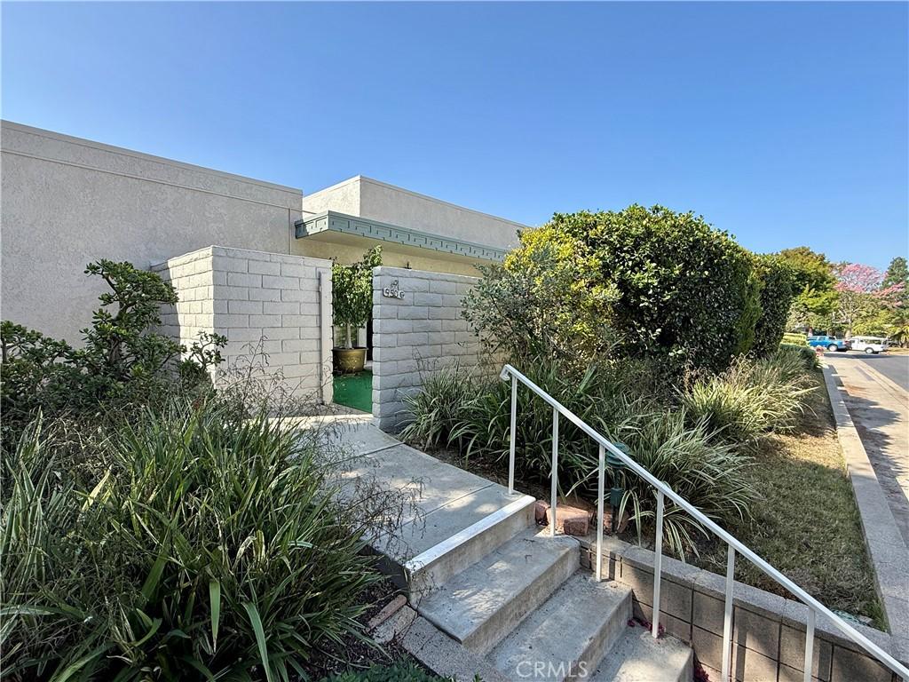 MLS #OC25252101 image #0