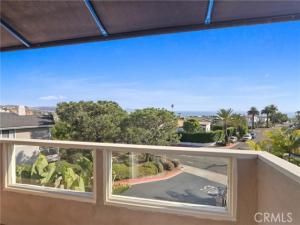 MLS #OC25252160 image #0