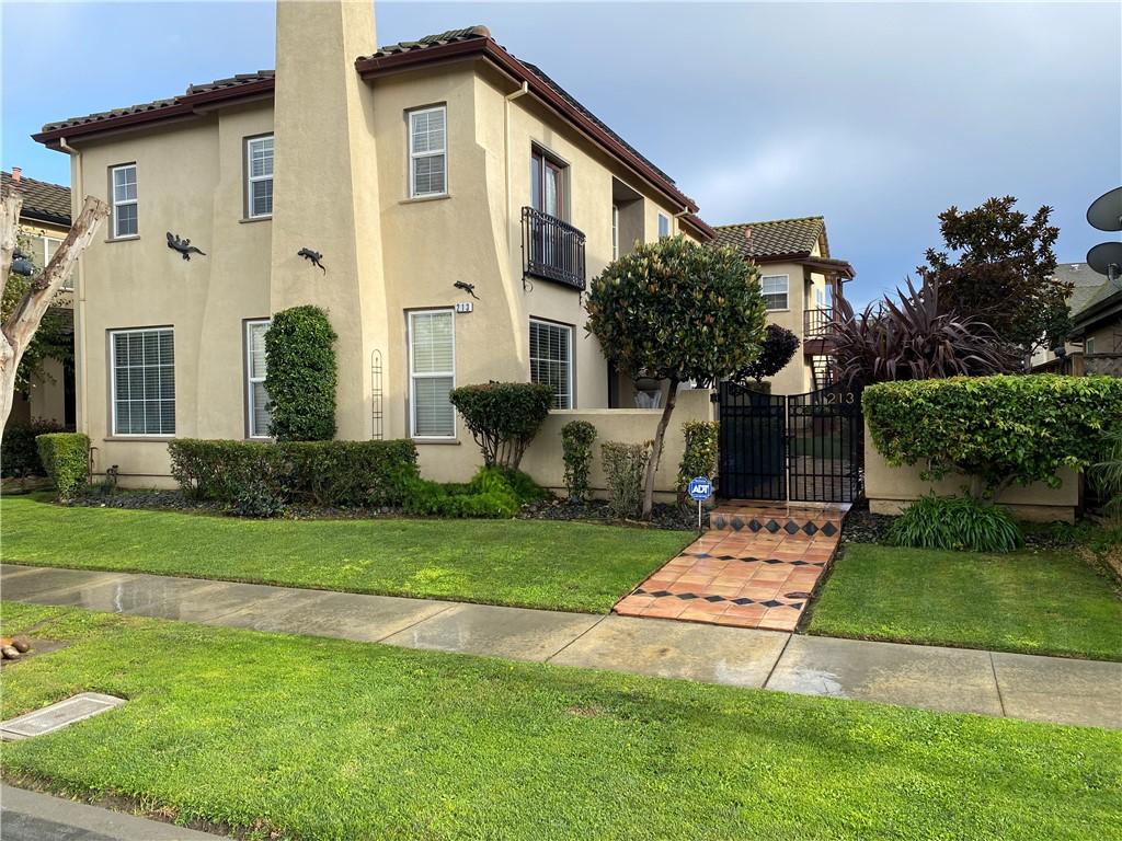 MLS #OC25252182 image #0