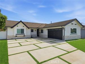 MLS #OC25252254 image #0