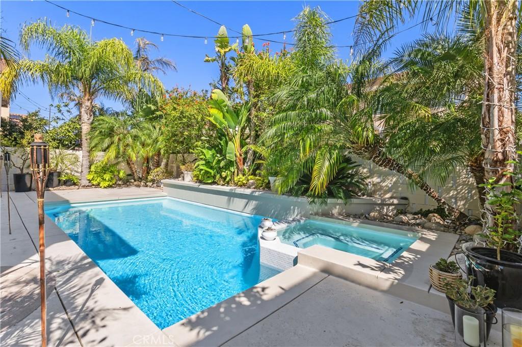 MLS #OC25252323 image #0