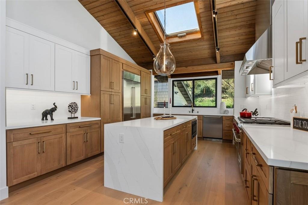 MLS #OC25252542 image #0