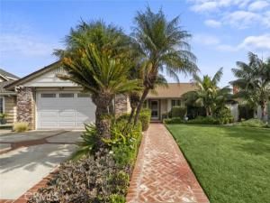 MLS #OC25252577 image #0